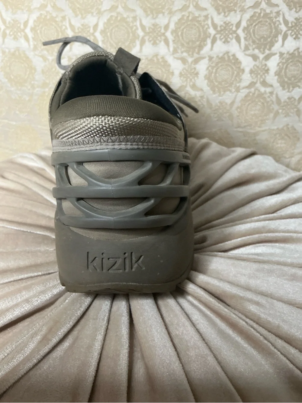 Kizik Wasatch Hands-Free Outdoor Sneakers Tumbleweed Brown